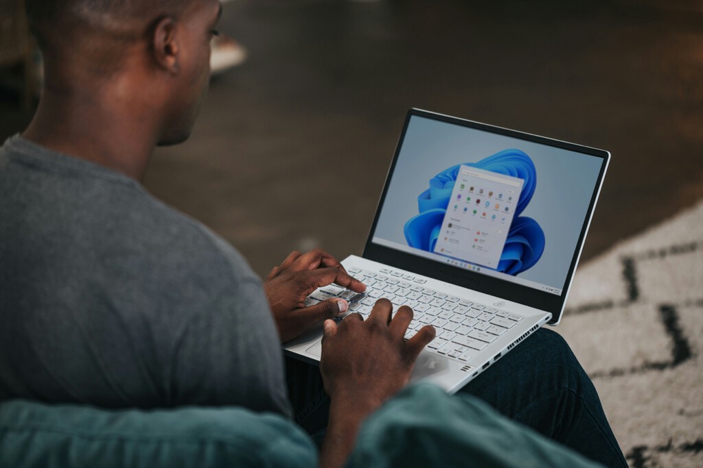 Microsoft ya está pensando en cómo serán los ordenadores de 2030 y ha llegado a una conclusión: tocar está sobrevalorado